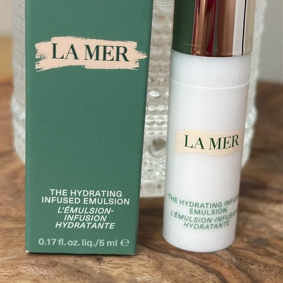 La Mer Hydrating Infused Emulsion - Picture 2 of 2